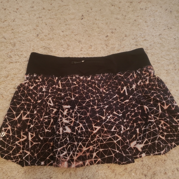 Lululemon skort 6 - Picture 3 of 3